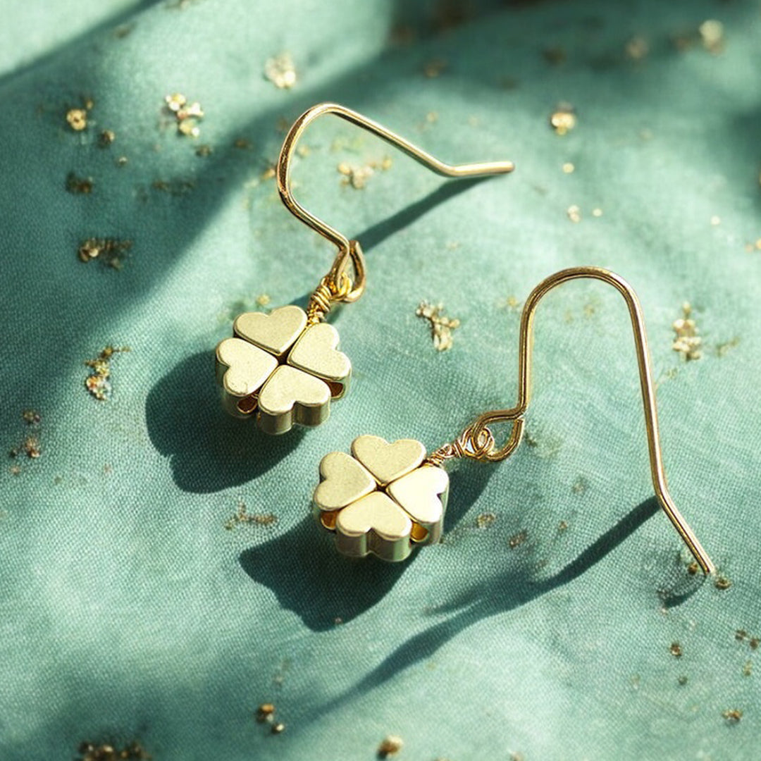 Four-leaf hot clover stud earrings