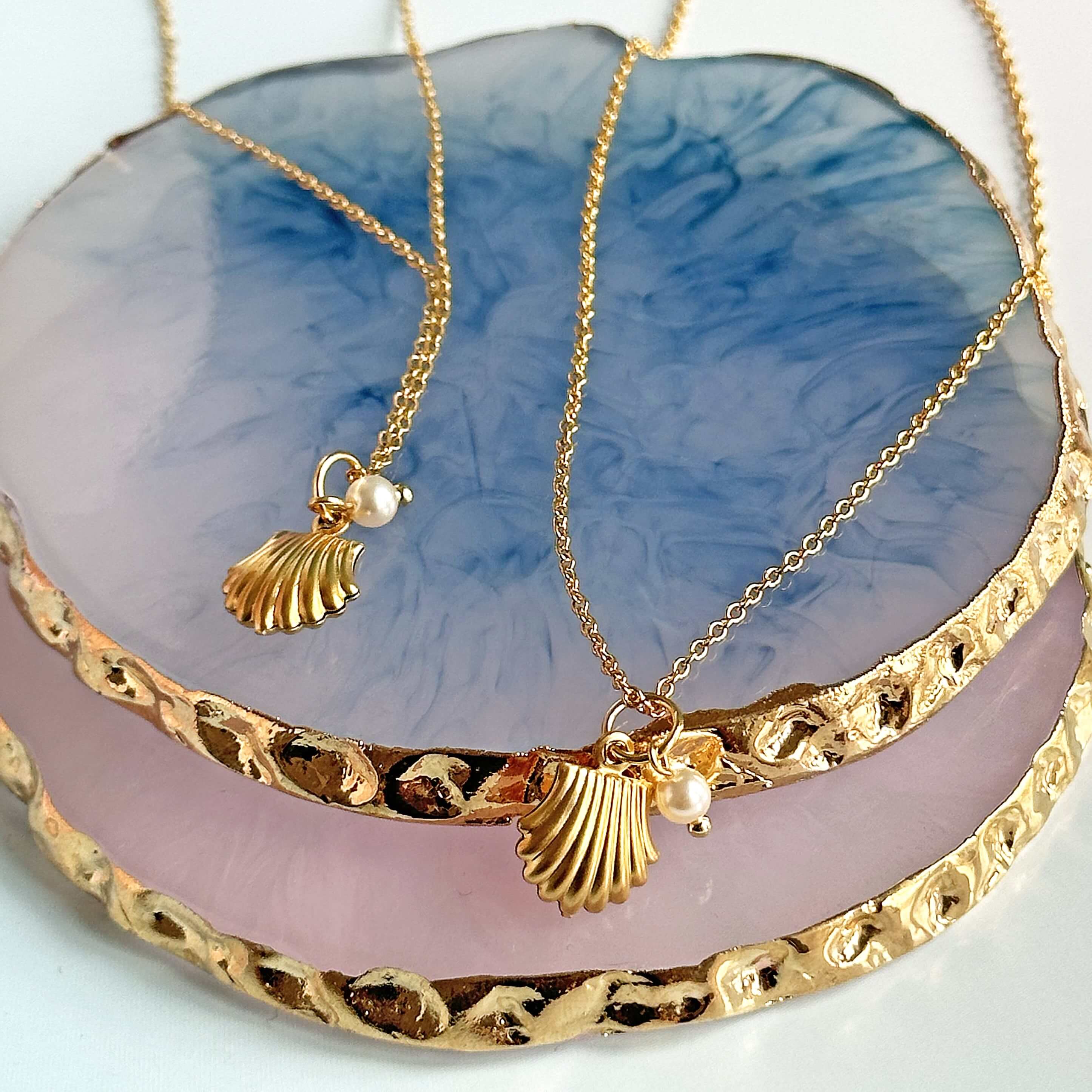 Gold plated shell necklace deals